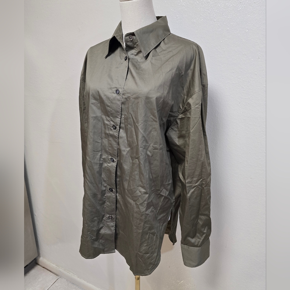 soldout.nyc The Everything Shirt in Olive Size Medium - Picture 5 of 10